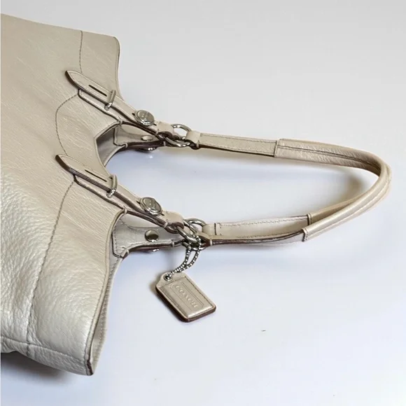 Authentic Coach Carly Leather Tote Bag in Shell! - Picture 9 of 16